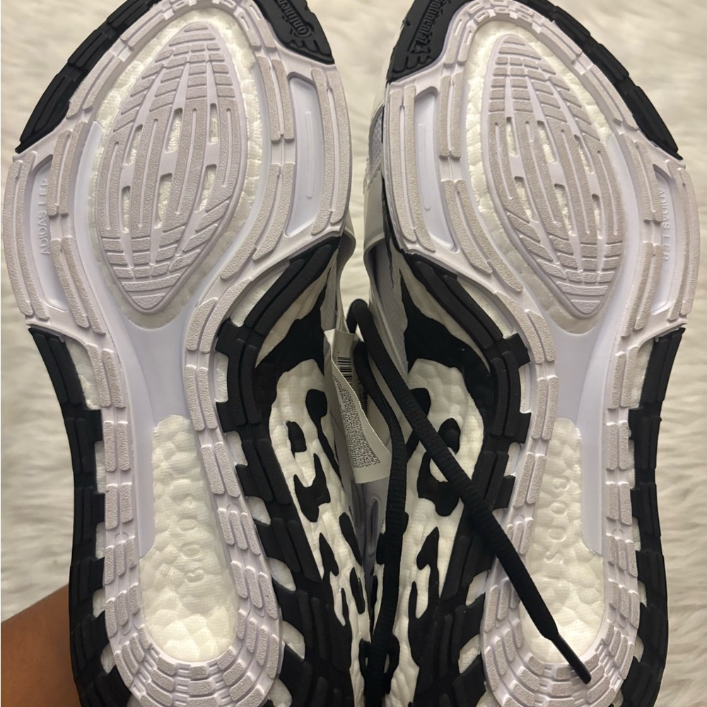 Adidas - Picture 3 of 4